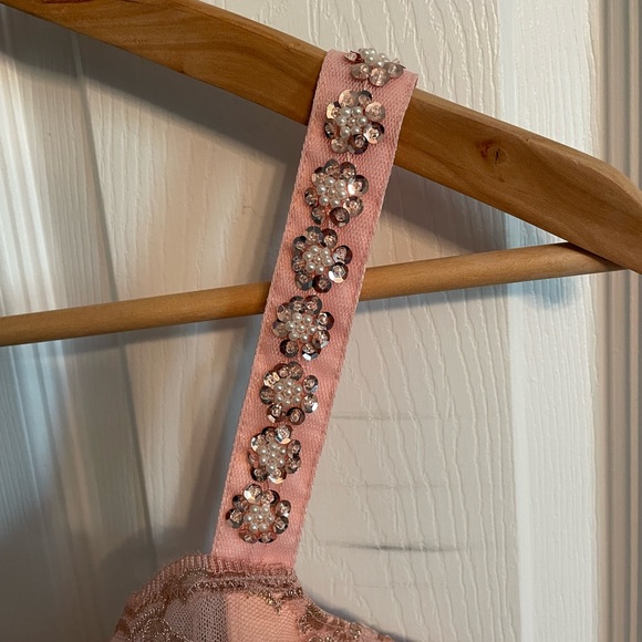 Vicoria's Secret bra/corset - Picture 7 of 8